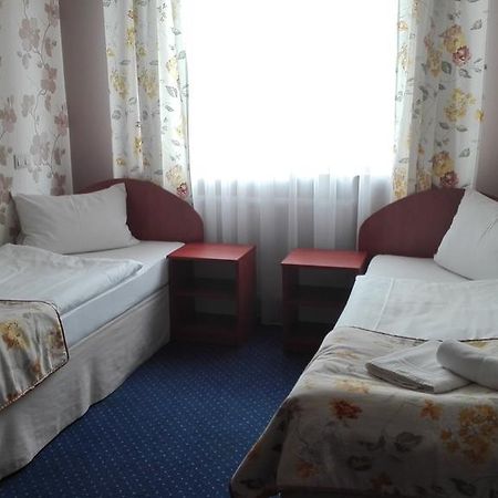 Hotel Artix Zbąszynek Esterno foto