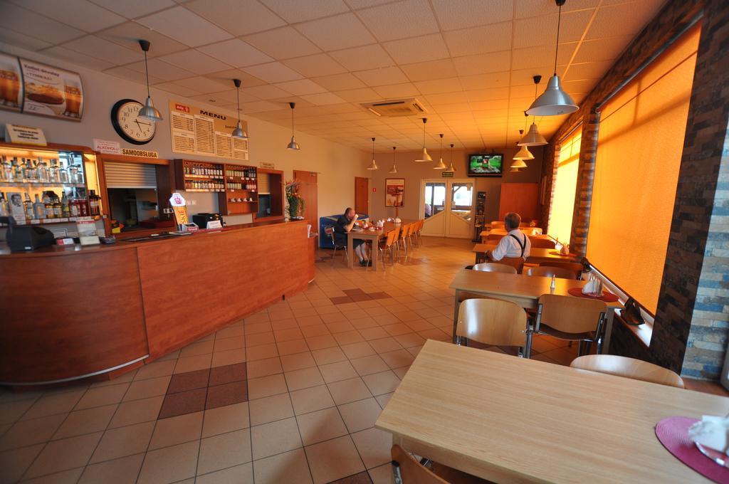 Hotel Artix Zbąszynek Esterno foto