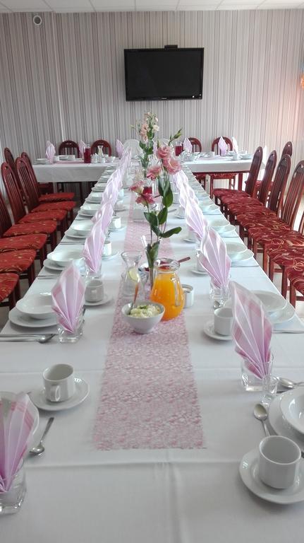 Hotel Artix Zbąszynek Esterno foto