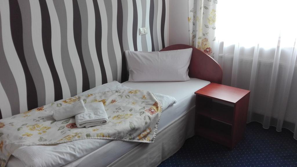 Hotel Artix Zbąszynek Esterno foto